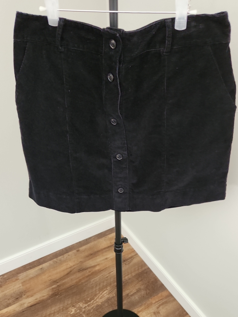 Vineyard Vines Black Button-Front Corduroy Mini Skirt Size M